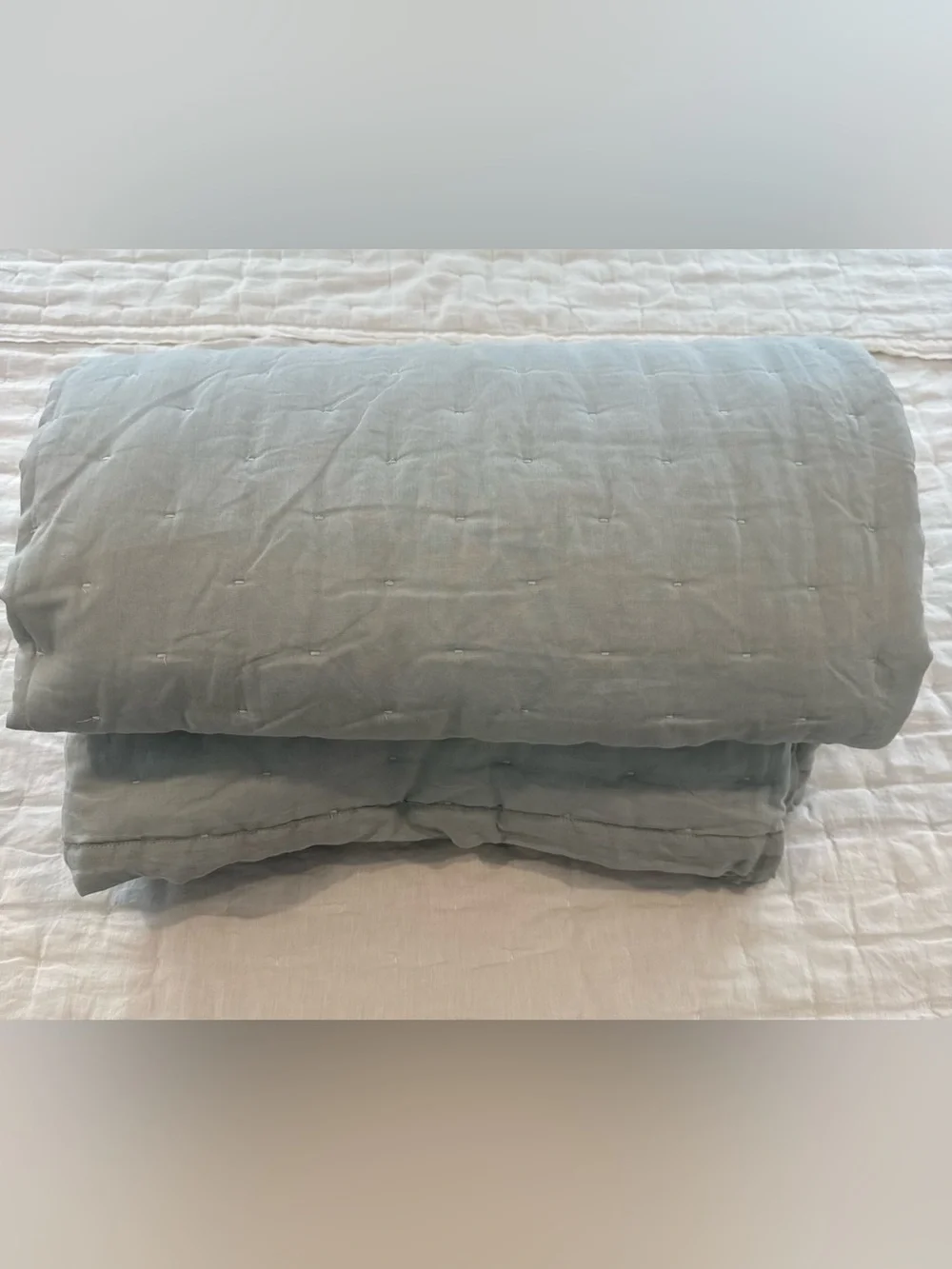 New Quince European Linen Dream Quilt King/CalKing MSRP $184 - Mist No Shams